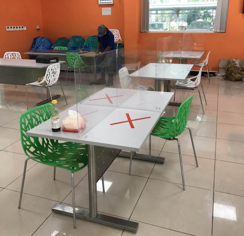 Nhận thiết kế thi công lắp đặt vách ngăn bàn ăn theo yêu cầu tại TPHCM