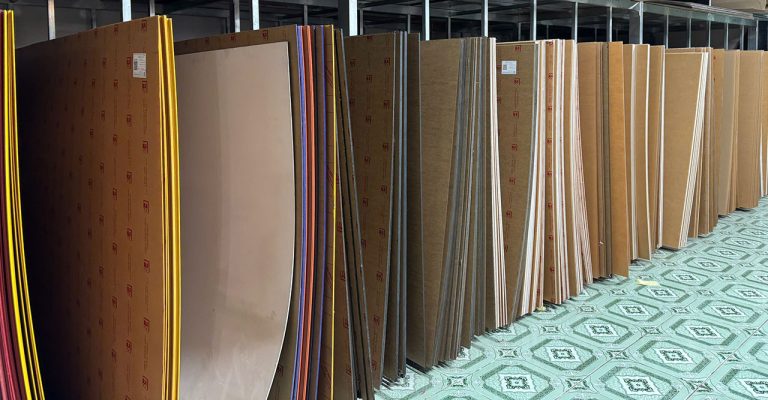 Ứng dụng tấm nhựa mica trong suốt thay kính
