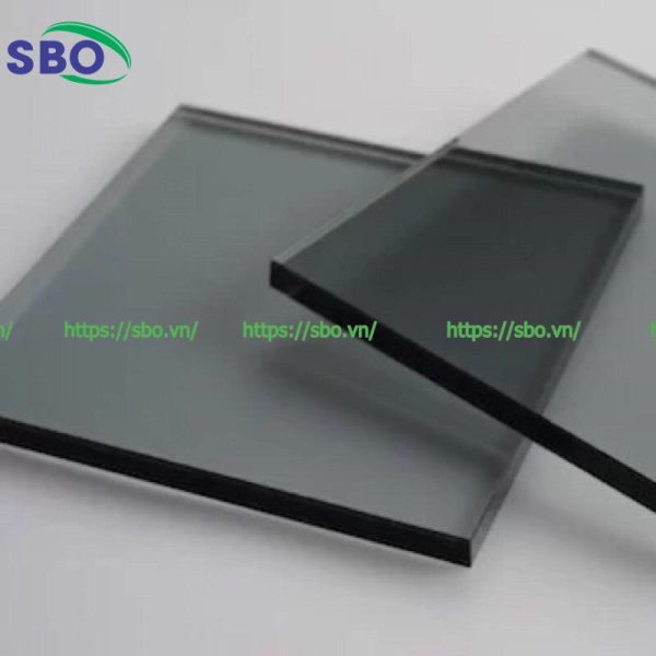 Tấm mica Chochen màu đen xuyên sáng