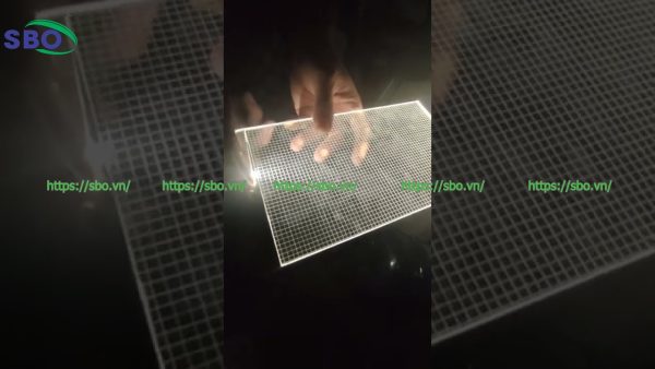 Tấm mica dẫn sáng