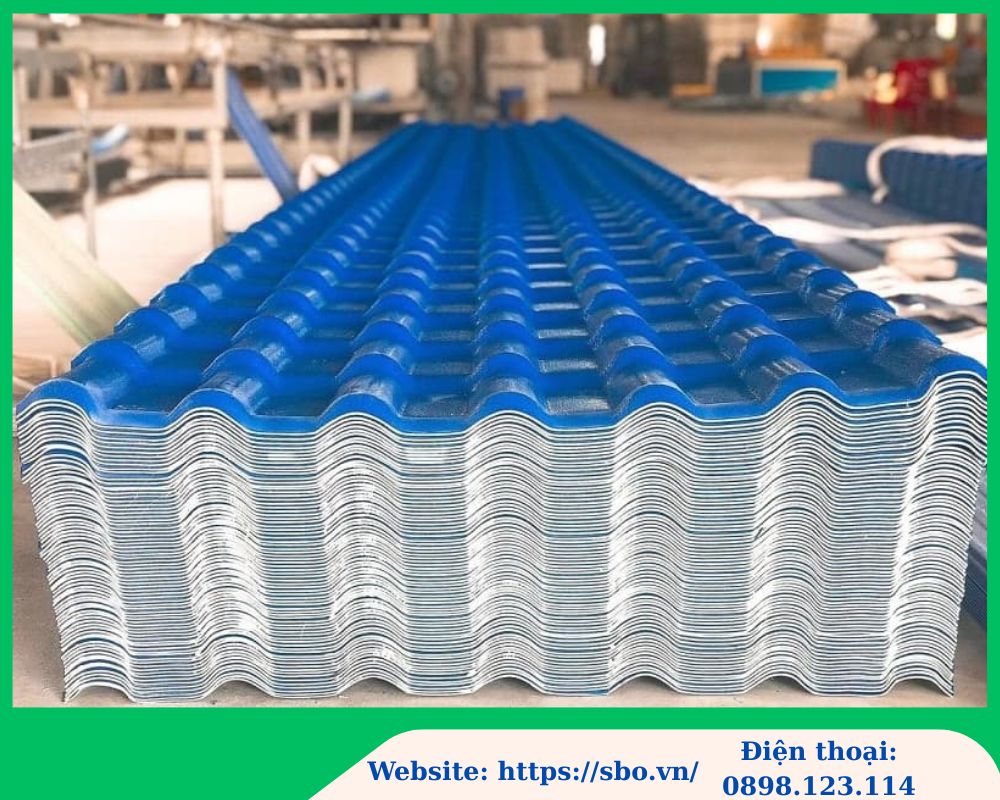 tôn nhựa lợp mái ngoài trời