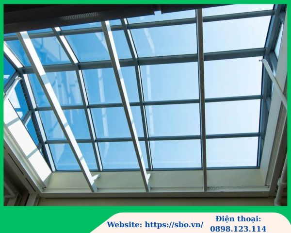 Tấm lợp lấy sáng che giếng trời