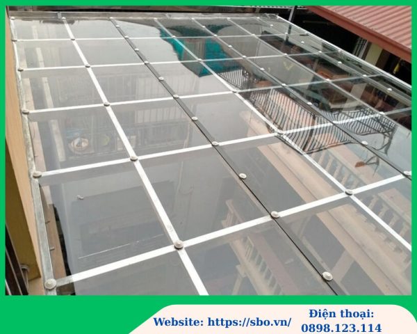 Tấm nhựa lấy sáng poly trong suốt