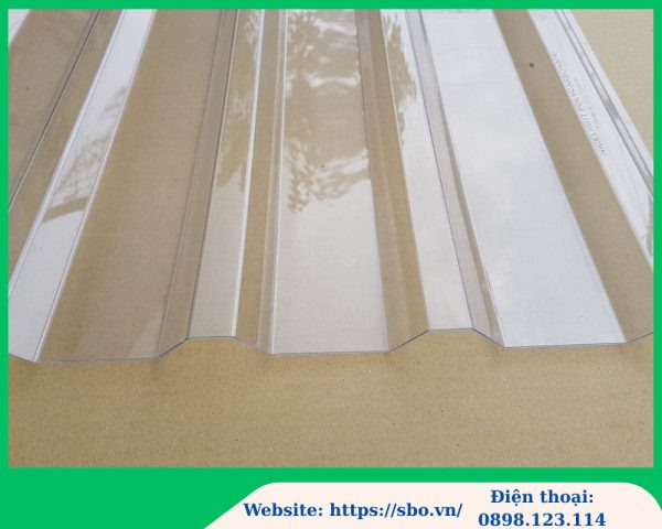 Tôn lấy sáng polycarbonate 9 sóng vuông